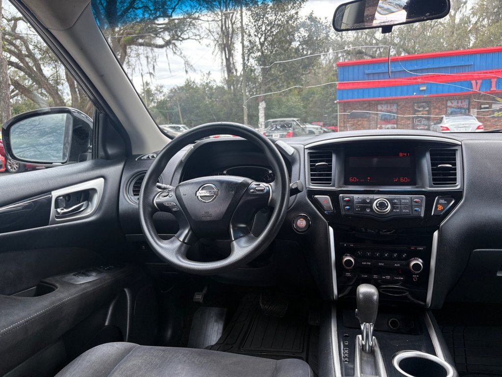 Photo 19 of this NISSAN PATHFINDER