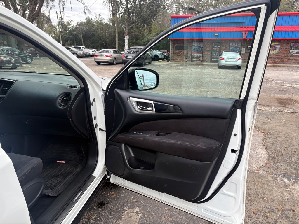 Photo 13 of this NISSAN PATHFINDER