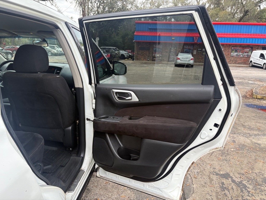 Photo 15 of this NISSAN PATHFINDER