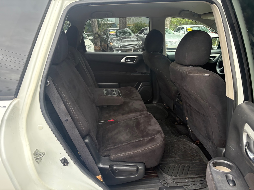 Photo 16 of this NISSAN PATHFINDER