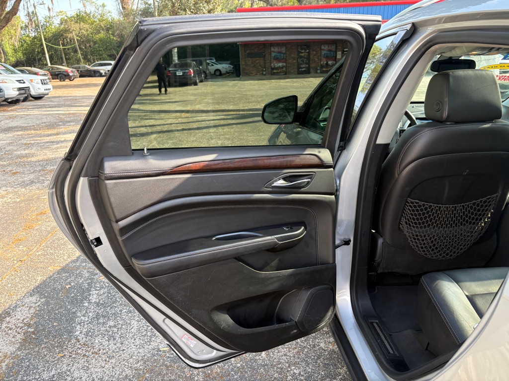 Photo 12 of this CADILLAC SRX