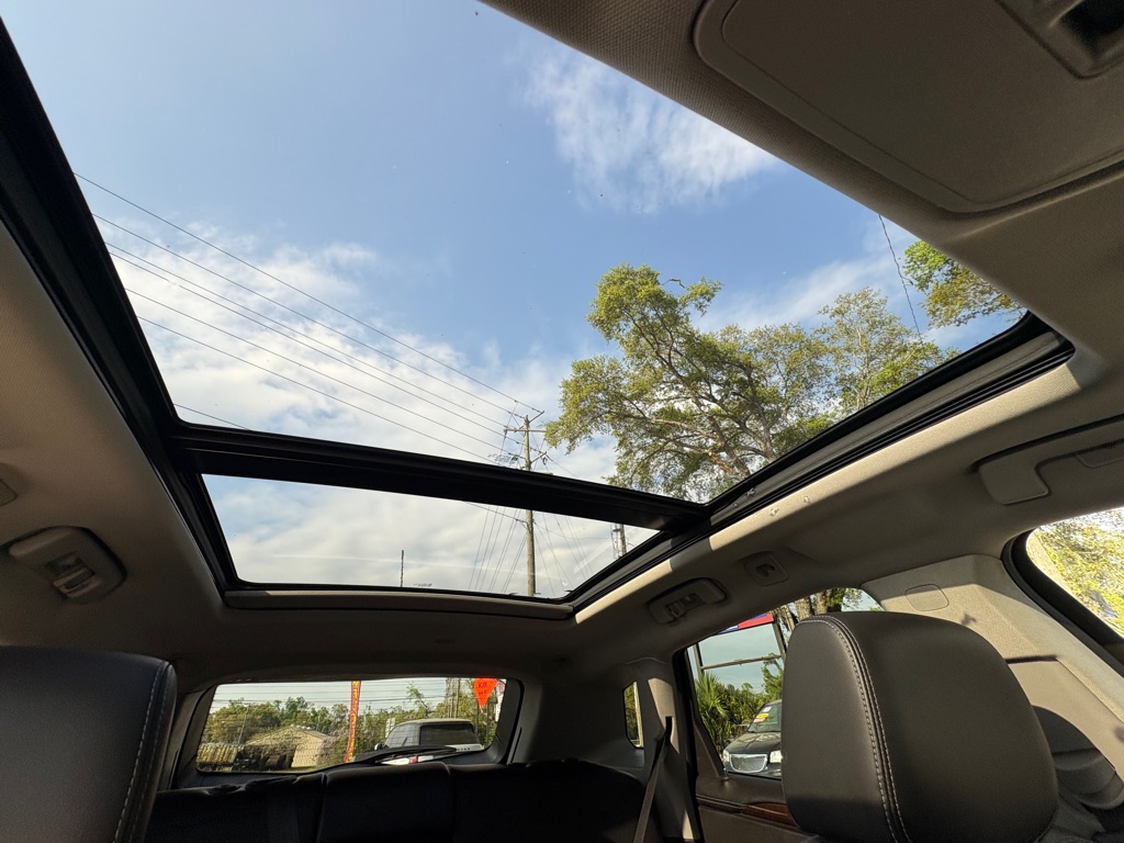 Photo 25 of this CADILLAC SRX