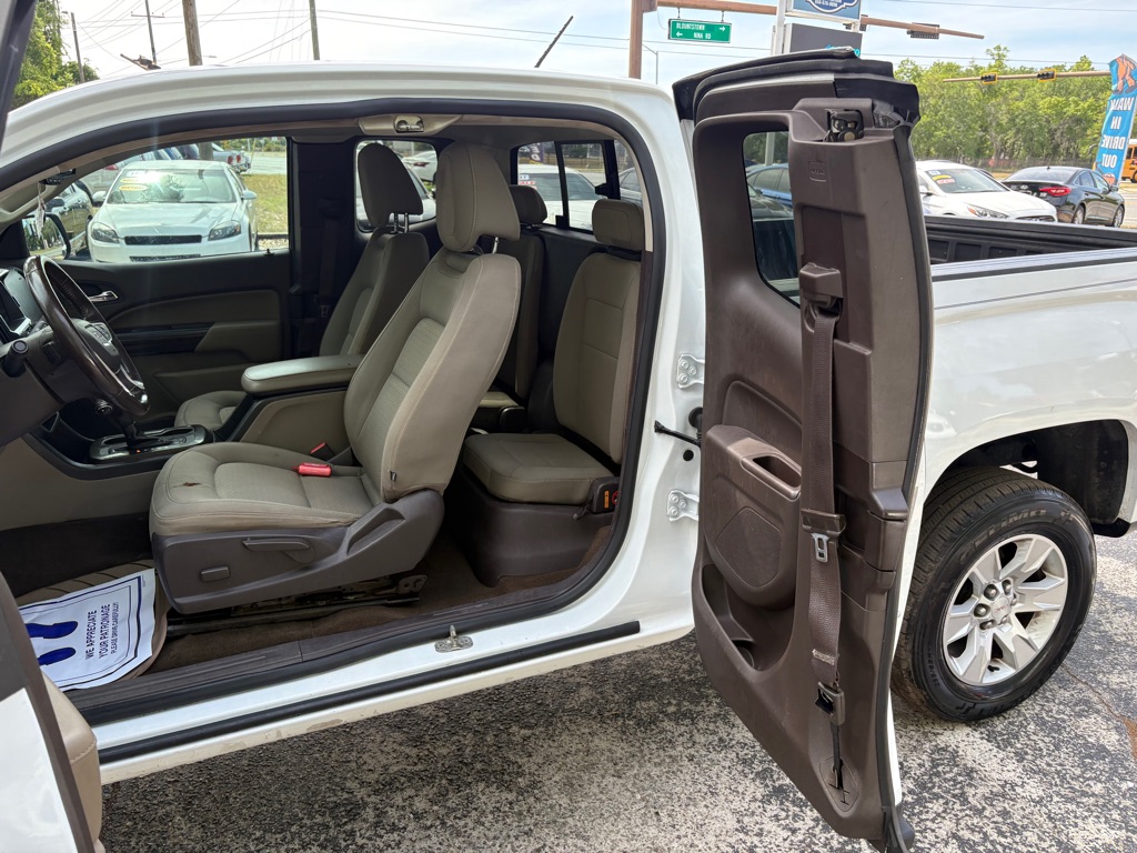 Photo 12 of this GMC CANYON