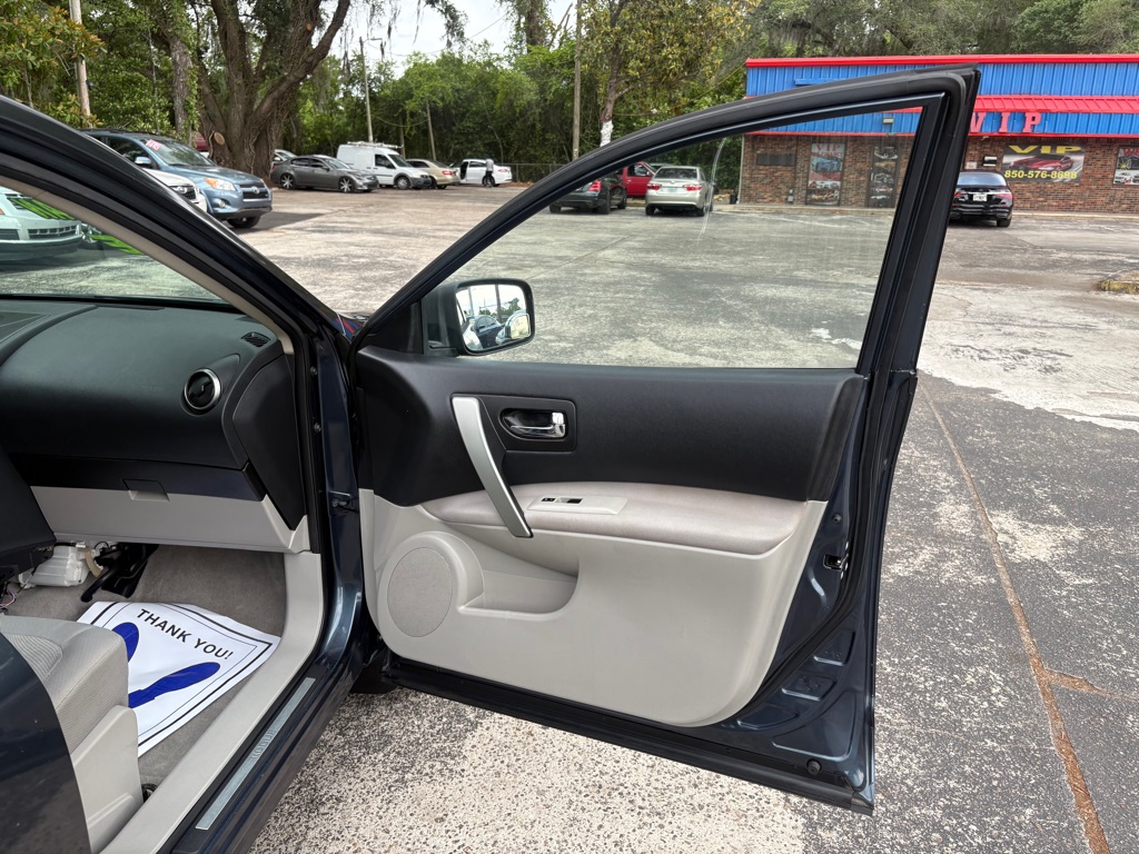Photo 11 of this NISSAN ROGUE SELECT