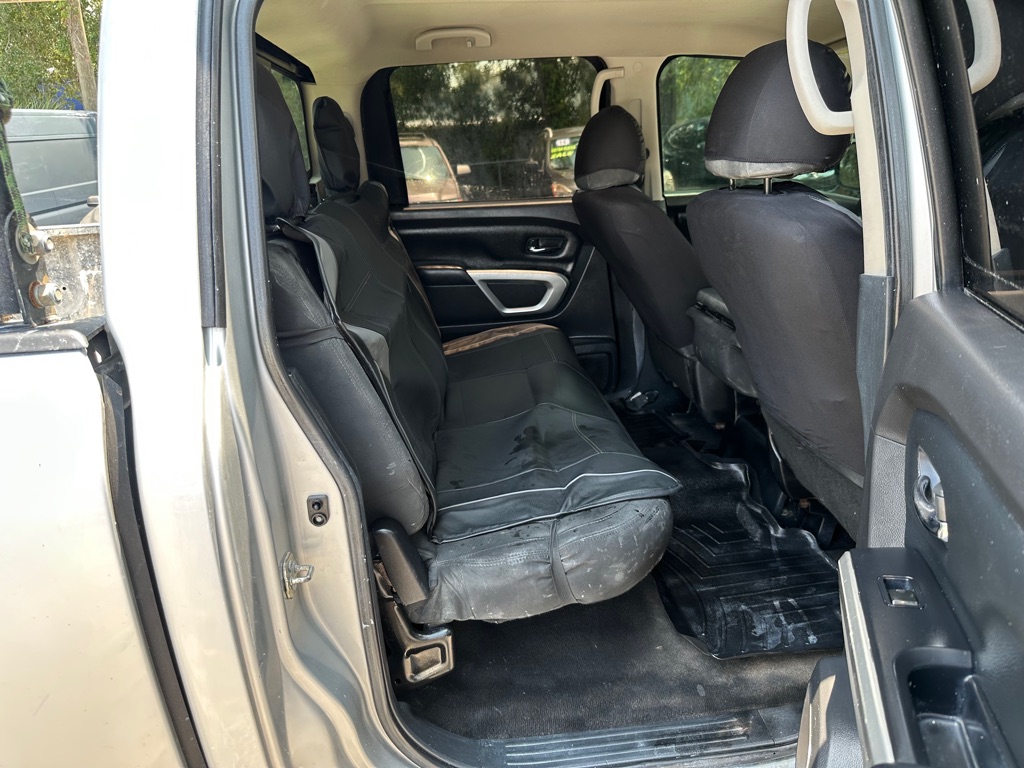 Photo 15 of this NISSAN TITAN
