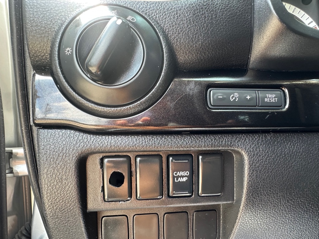 Photo 22 of this NISSAN TITAN