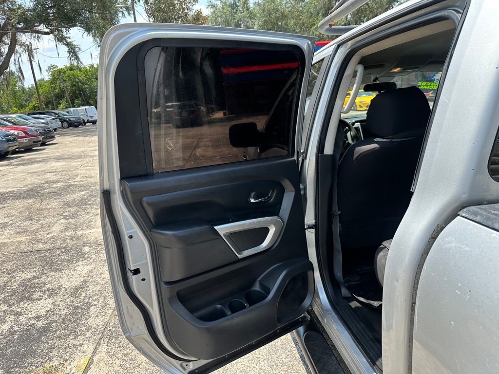 Photo 16 of this NISSAN TITAN