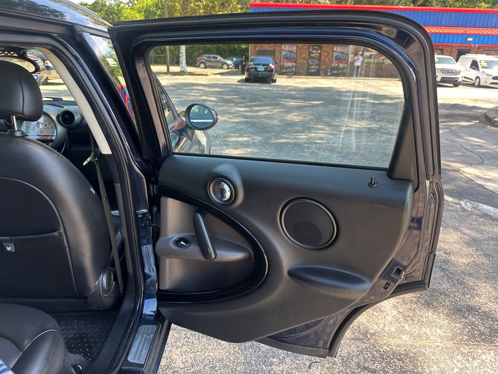 Photo 15 of this MINI COOPER