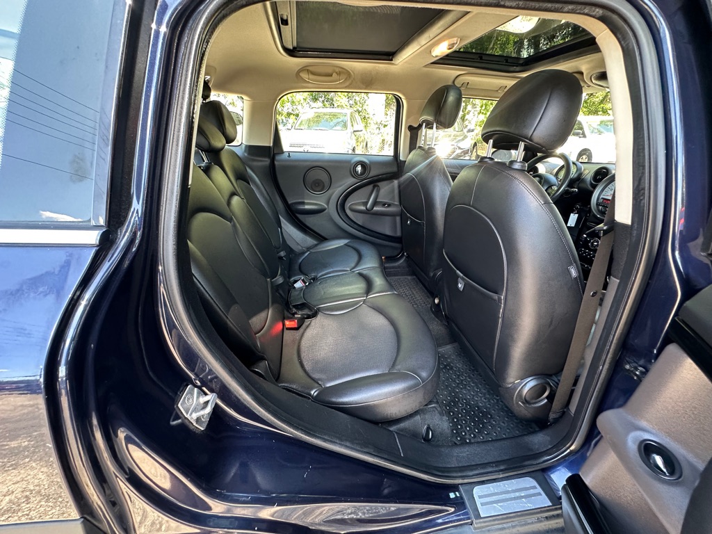 Photo 16 of this MINI COOPER