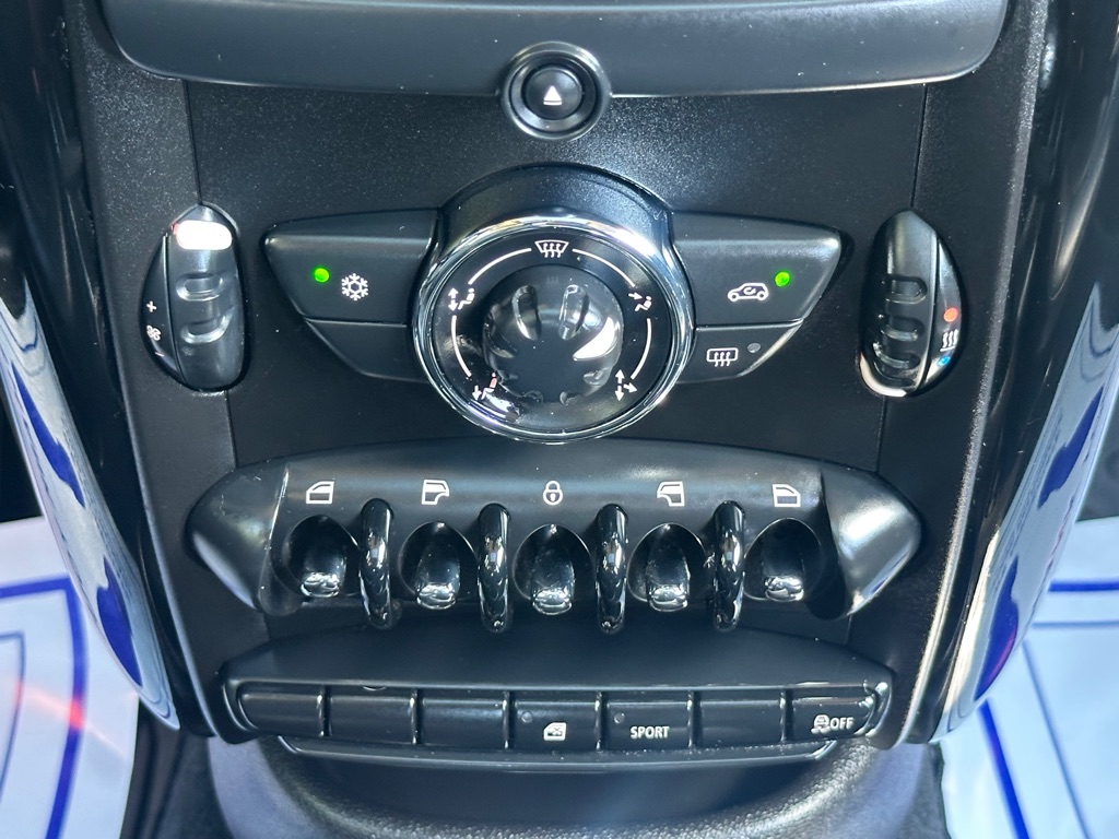 Photo 27 of this MINI COOPER