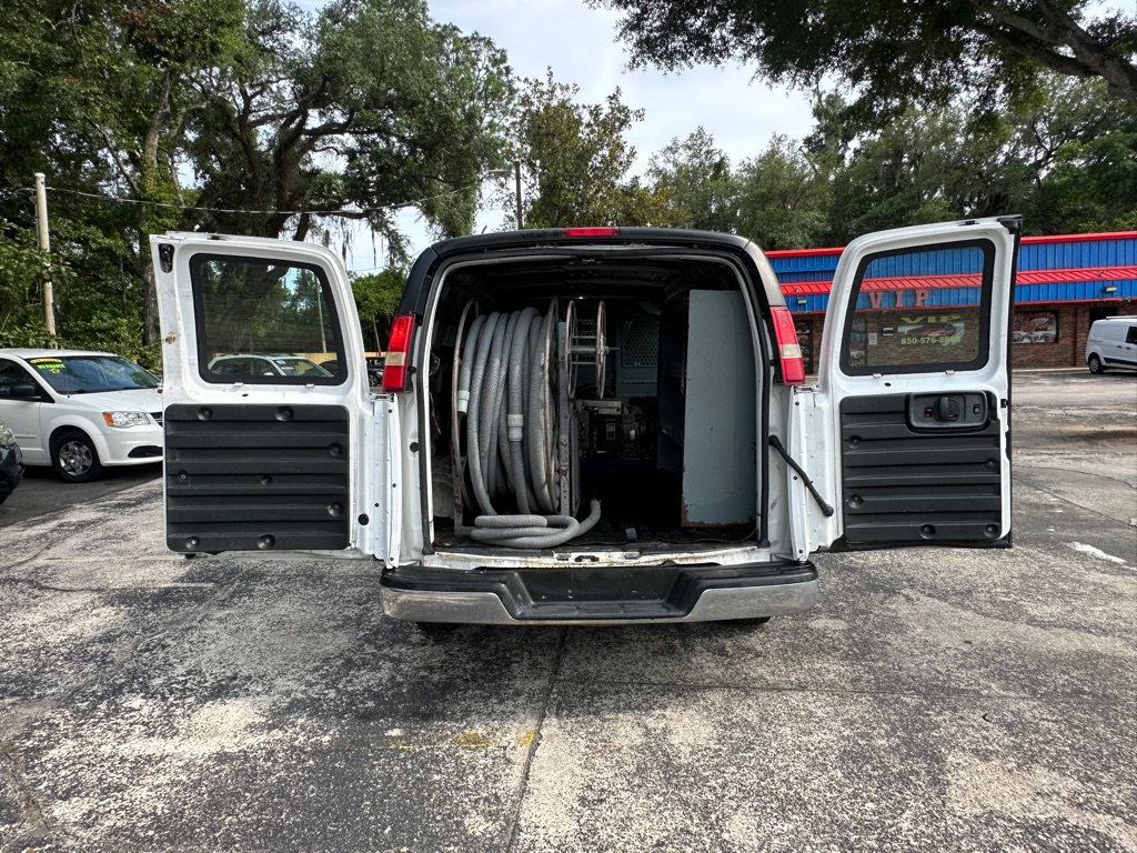 Photo 27 of this GMC SAVANA