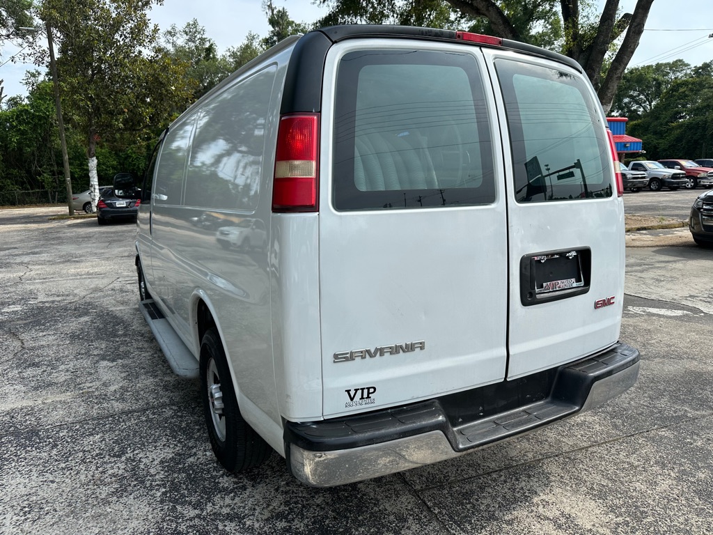 Photo 3 of this GMC SAVANA