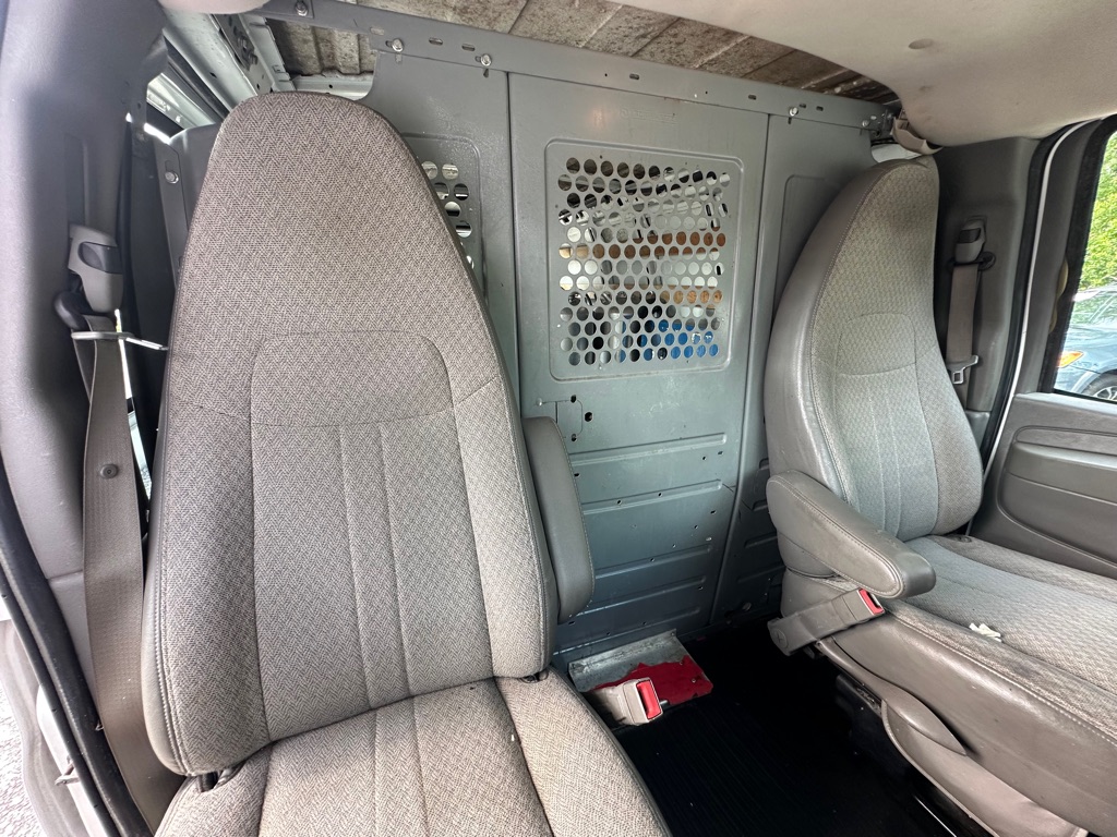 Photo 19 of this GMC SAVANA