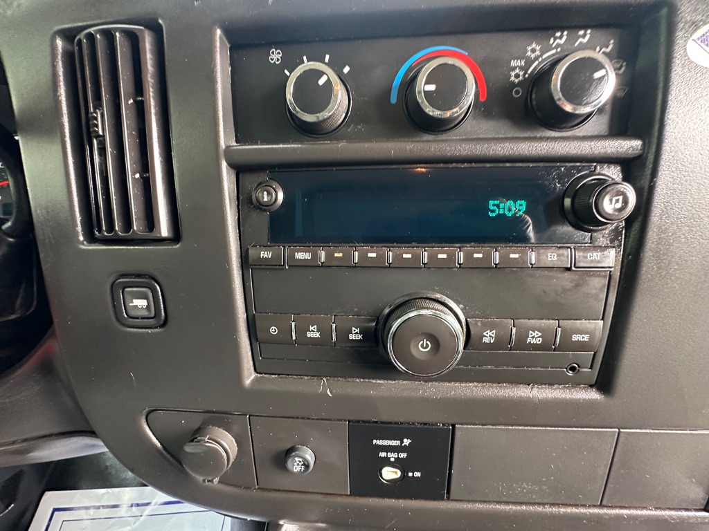 Photo 18 of this GMC SAVANA