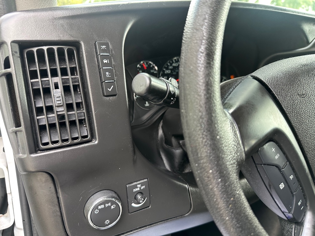 Photo 31 of this GMC SAVANA