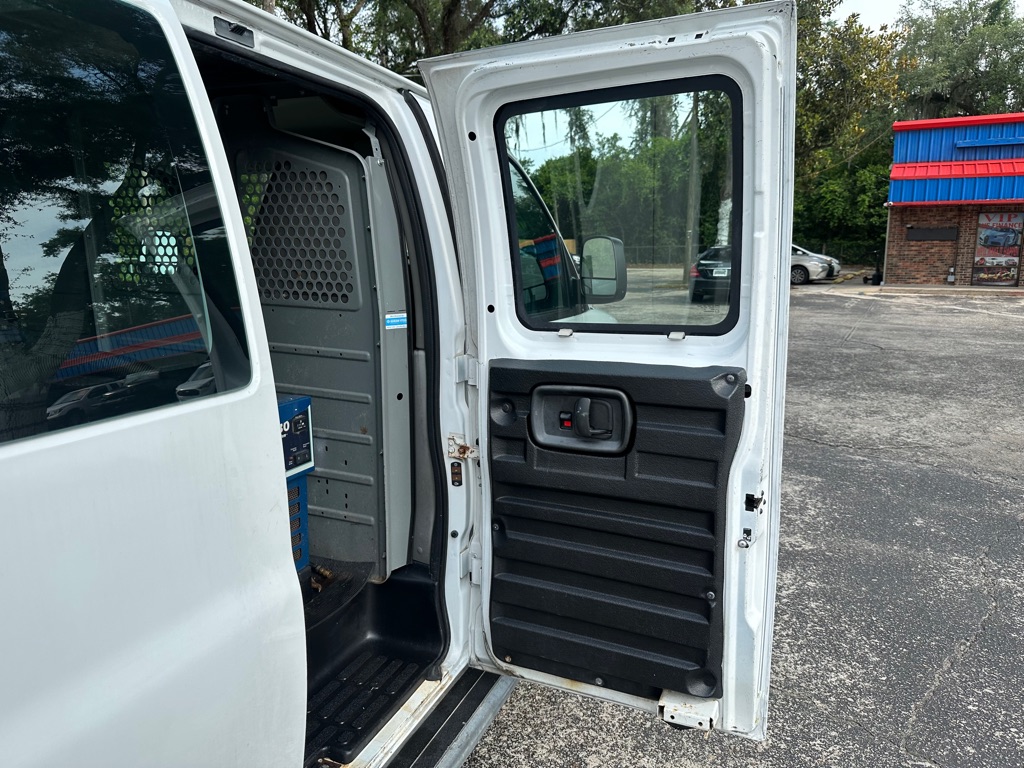 Photo 20 of this GMC SAVANA