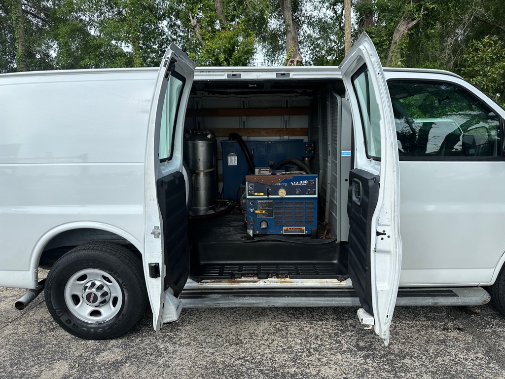 Photo 21 of this GMC SAVANA