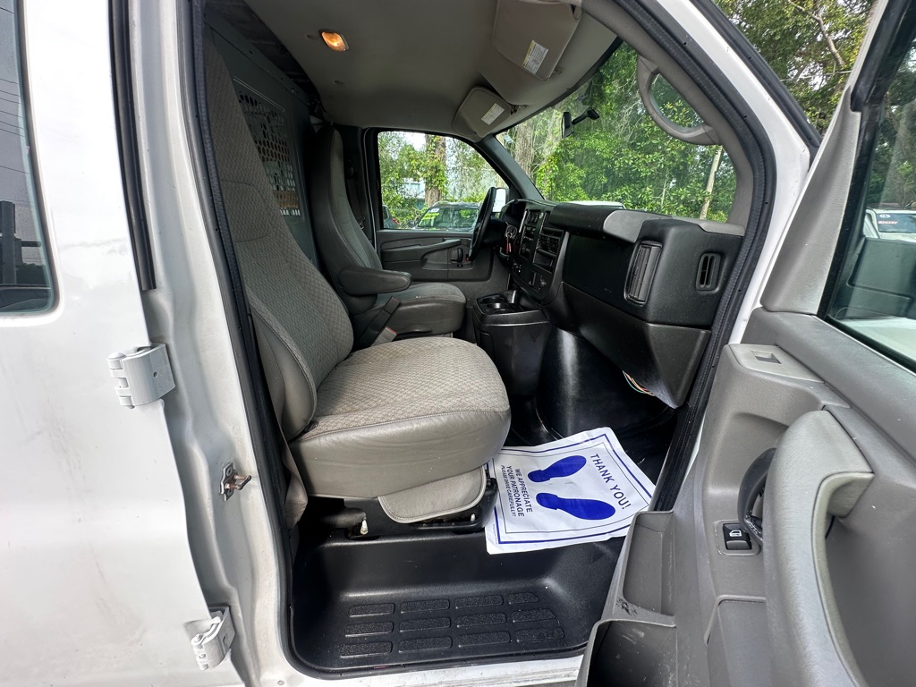 Photo 13 of this GMC SAVANA