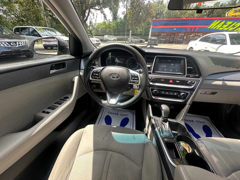 Photo 18 of this HYUNDAI SONATA