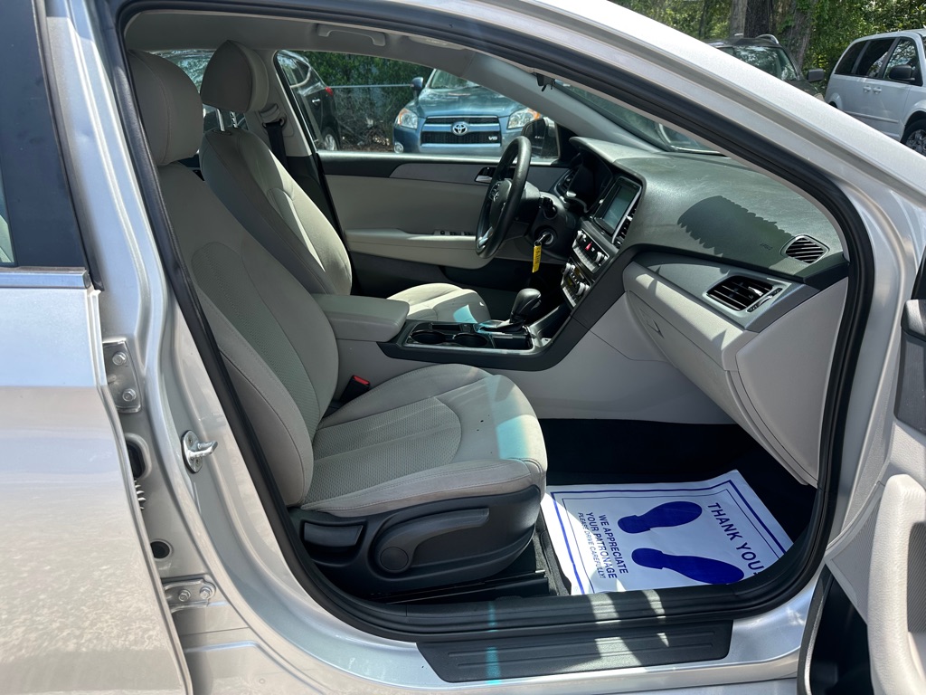 Photo 14 of this HYUNDAI SONATA