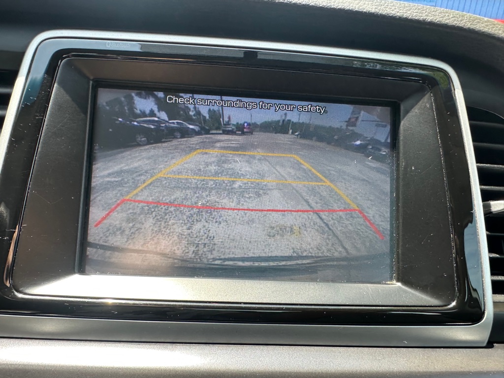 Photo 24 of this HYUNDAI SONATA