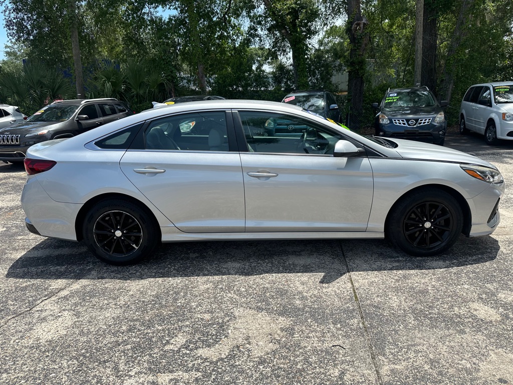 Photo 6 of this HYUNDAI SONATA