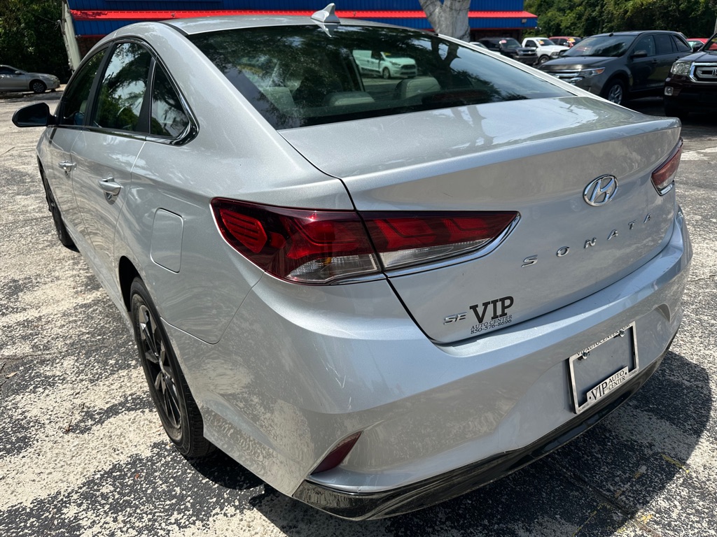 Photo 3 of this HYUNDAI SONATA