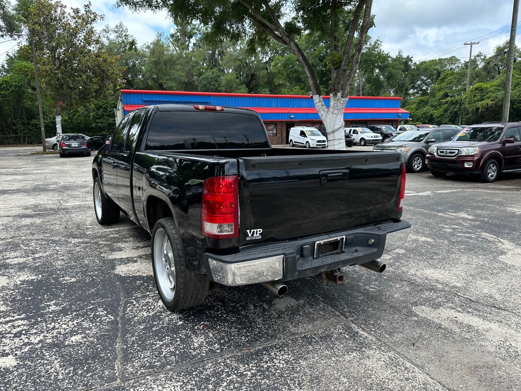Photo 3 of this GMC SIERRA