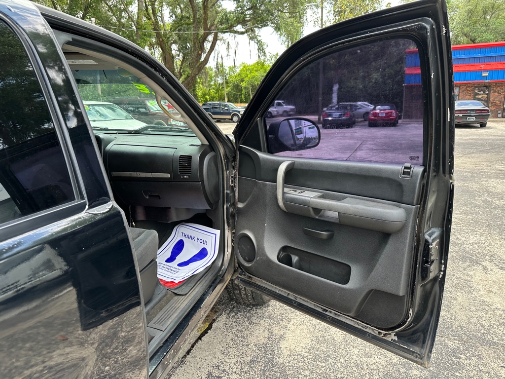 Photo 18 of this GMC SIERRA