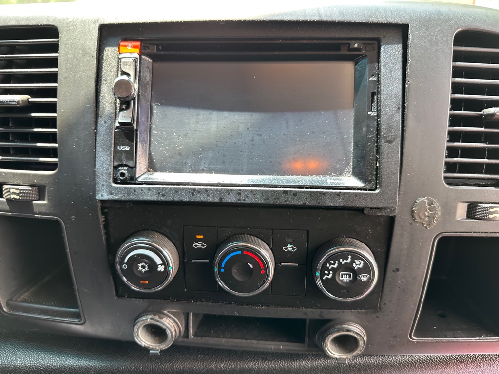 Photo 32 of this GMC SIERRA