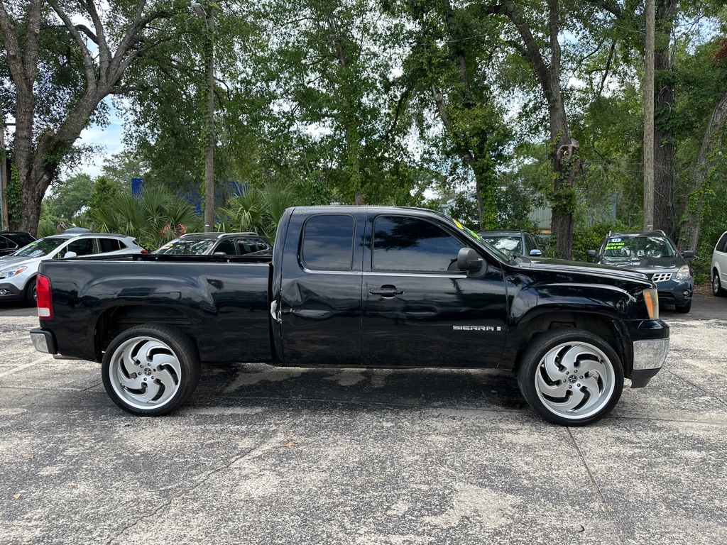 Photo 6 of this GMC SIERRA