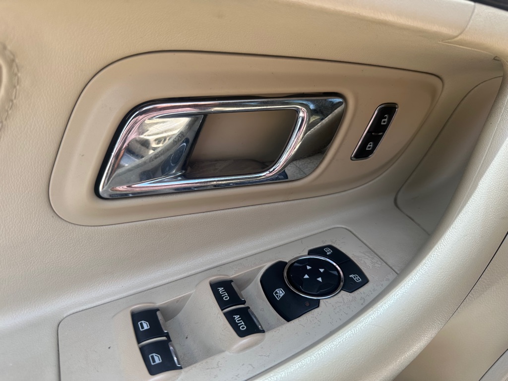 Photo 22 of this FORD TAURUS