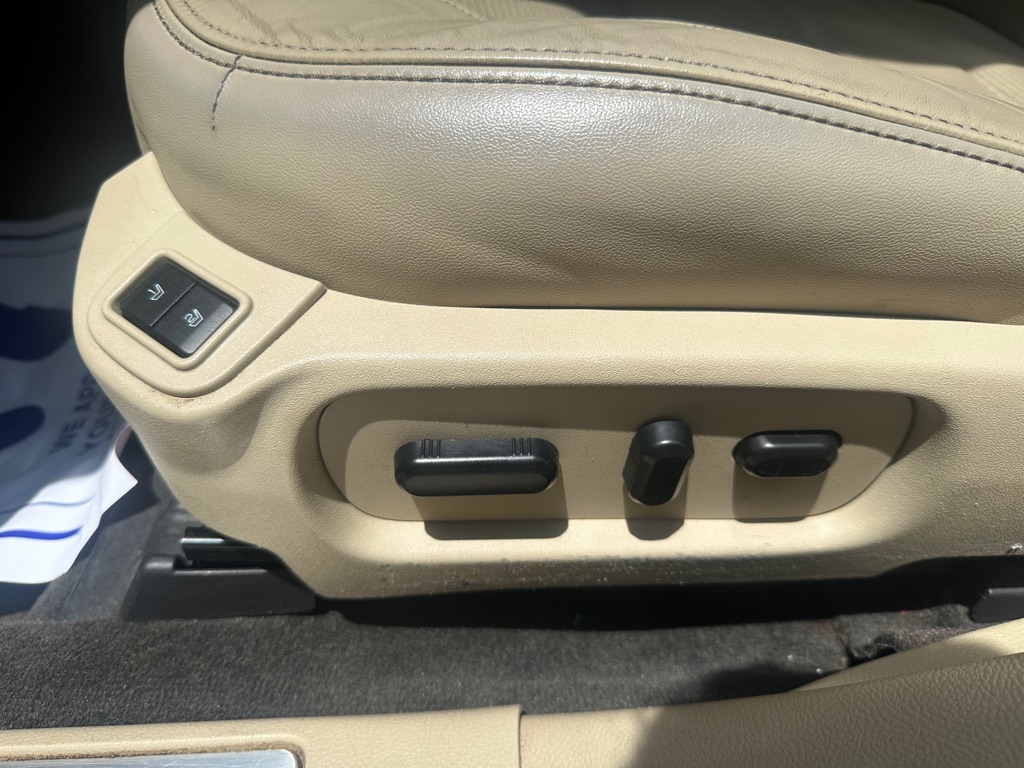 Photo 27 of this FORD TAURUS
