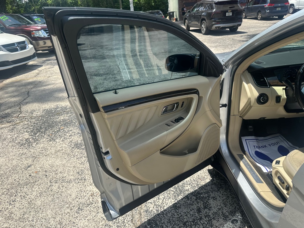 Photo 9 of this FORD TAURUS