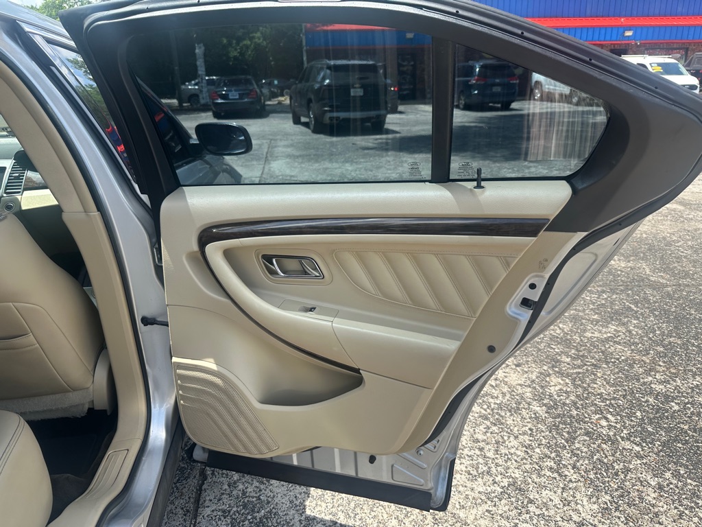Photo 13 of this FORD TAURUS