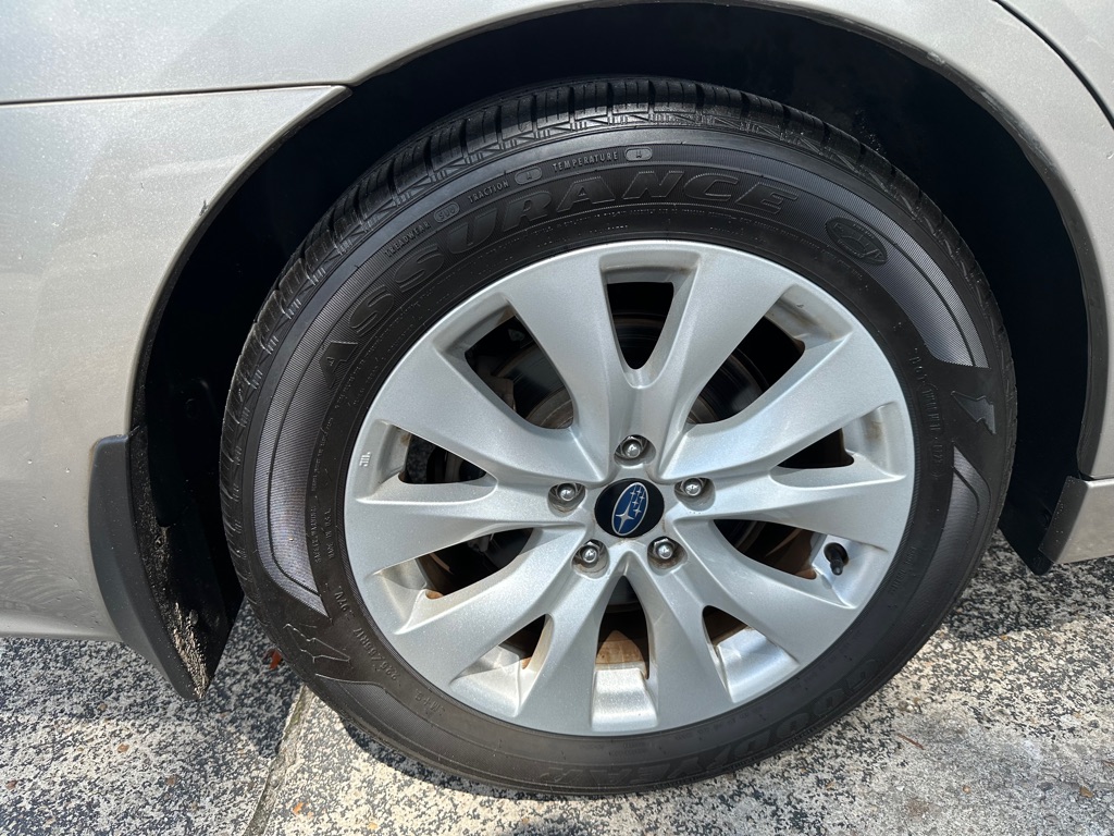 Photo 9 of this SUBARU LEGACY