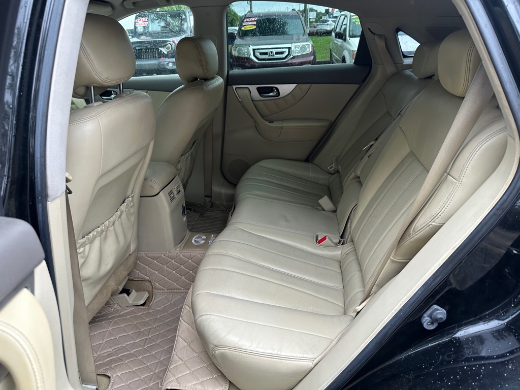 Photo 15 of this INFINITI FX37