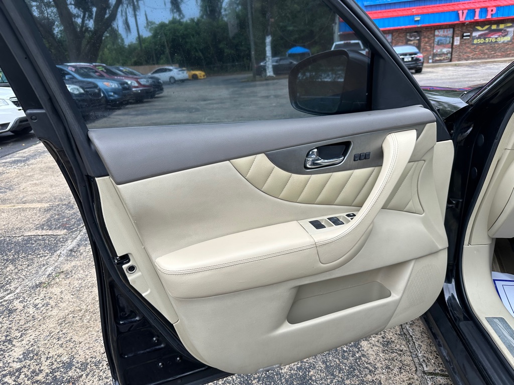 Photo 9 of this INFINITI FX37