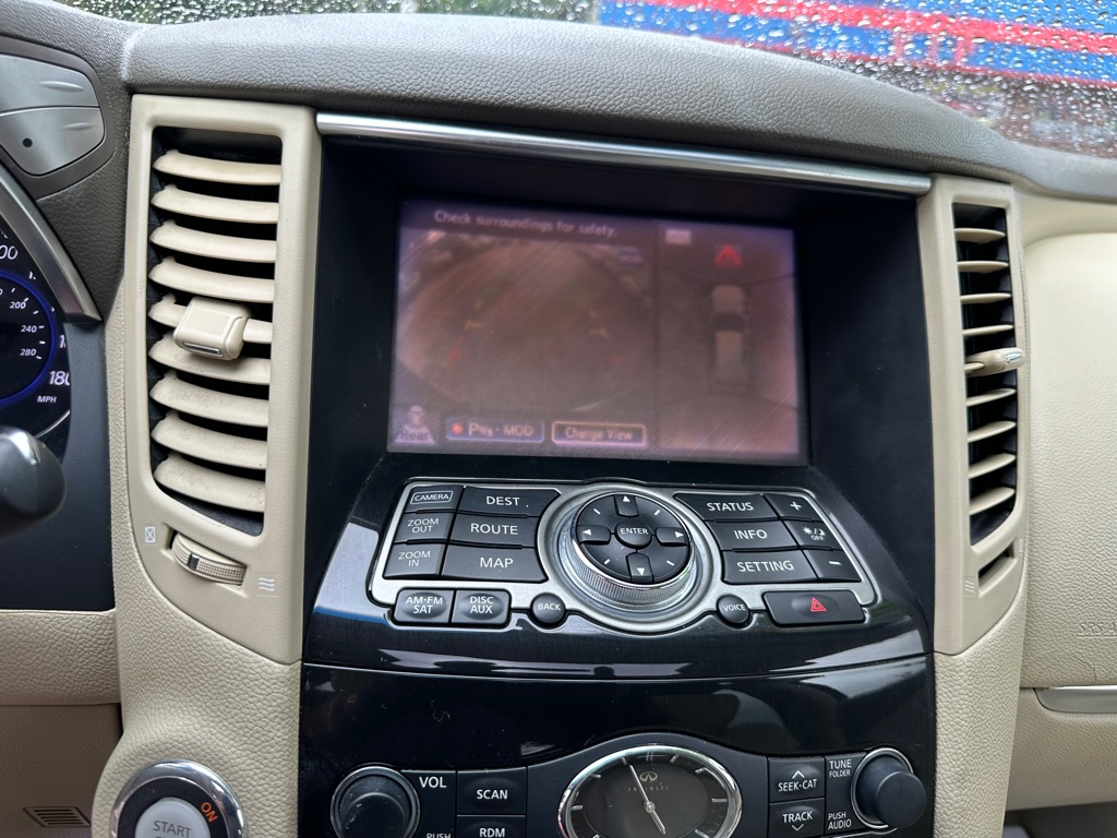Photo 28 of this INFINITI FX37