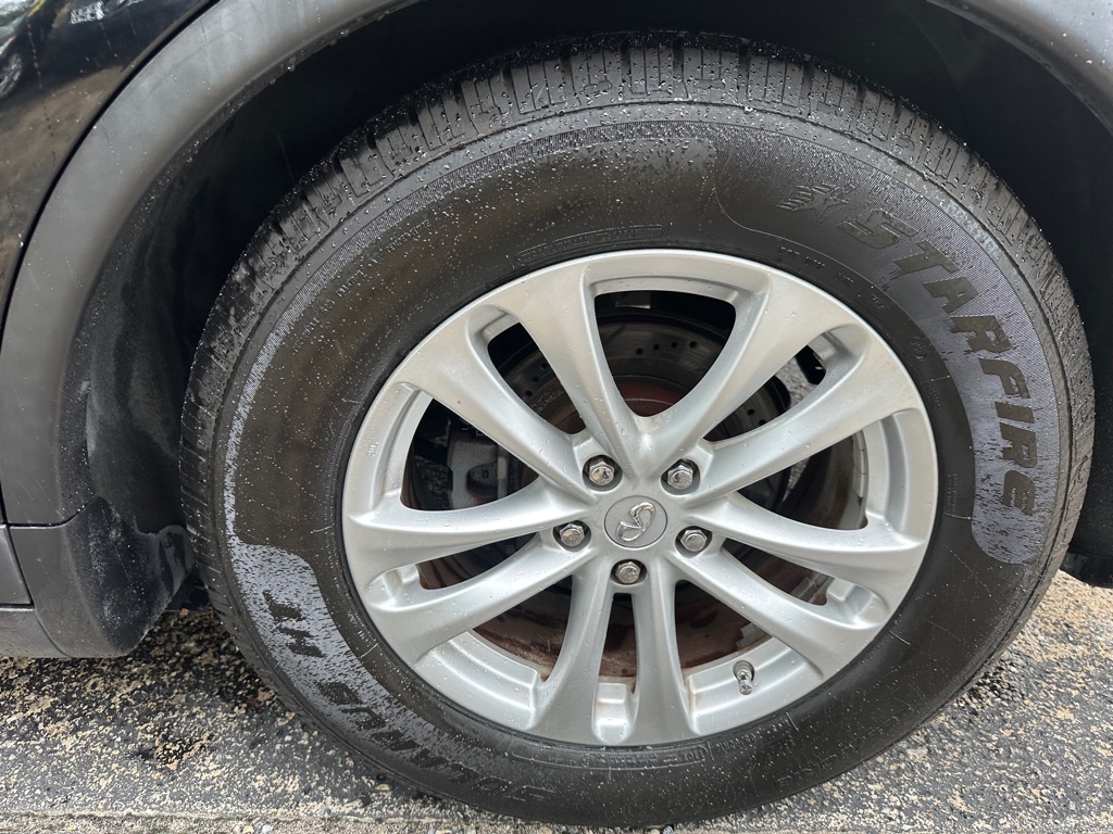 Photo 16 of this INFINITI FX37