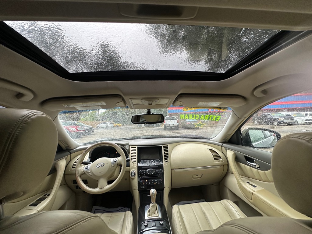Photo 18 of this INFINITI FX37