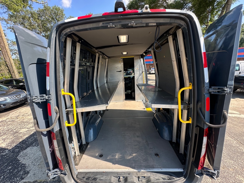 Photo 25 of this MERCEDES-BENZ SPRINTER