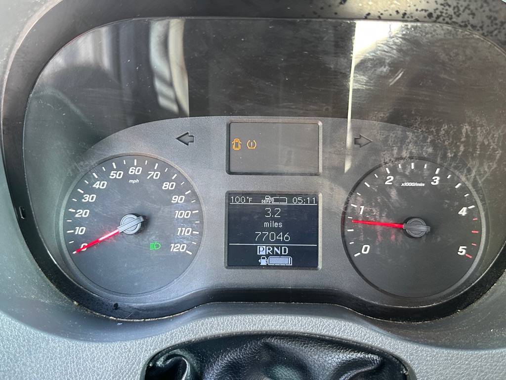 Photo 21 of this MERCEDES-BENZ SPRINTER