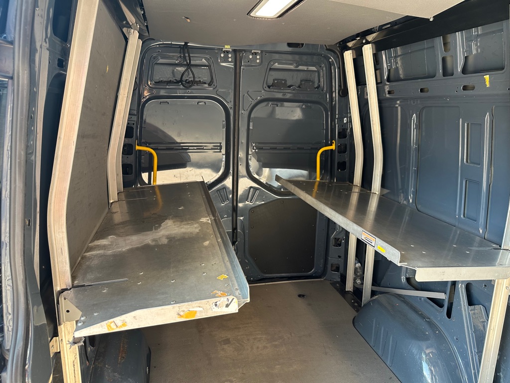 Photo 22 of this MERCEDES-BENZ SPRINTER