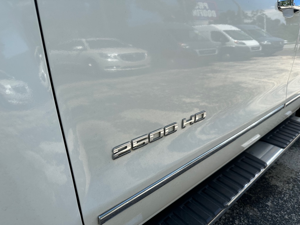 Photo 9 of this CHEVROLET SILVERADO 2500