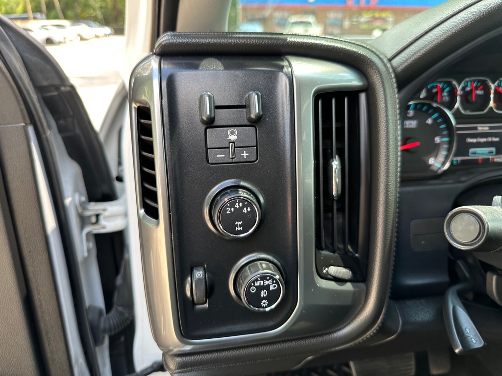 Photo 30 of this CHEVROLET SILVERADO 2500