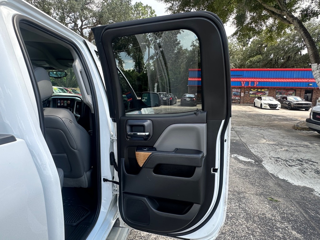 Photo 21 of this CHEVROLET SILVERADO 2500