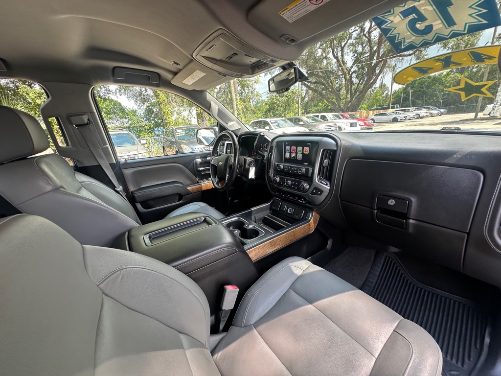 Photo 28 of this CHEVROLET SILVERADO 2500