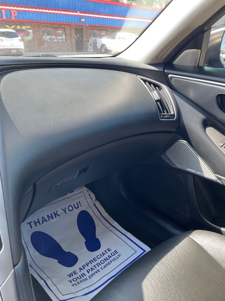 Photo 16 of this INFINITI Q50