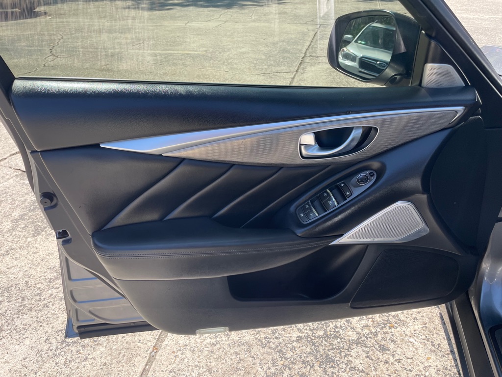 Photo 13 of this INFINITI Q50